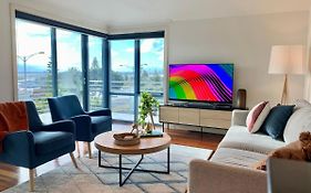 Amazing Beachfront & City Views 2 Bed 2 Bathroom